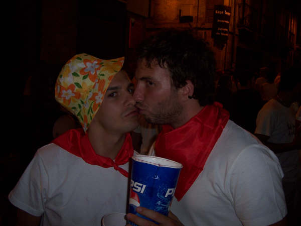 Pa besos, los nuestros!    s.p.n.b.!